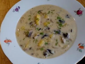 Smetanová bramboračka se žampiony